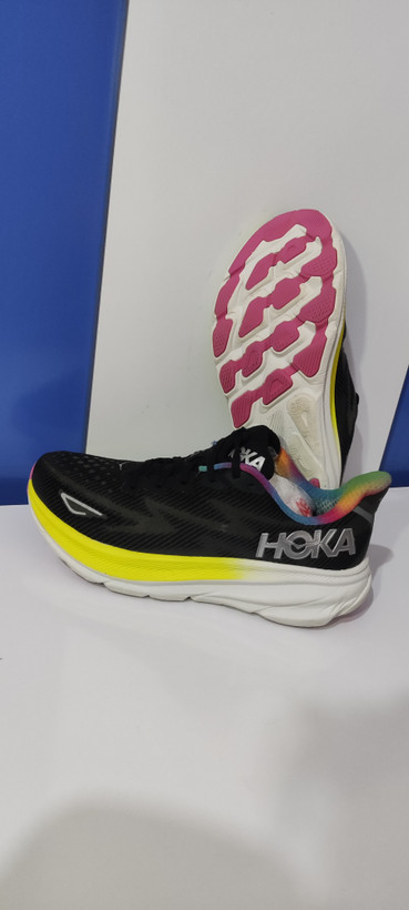 کفش رانینگ Hoka