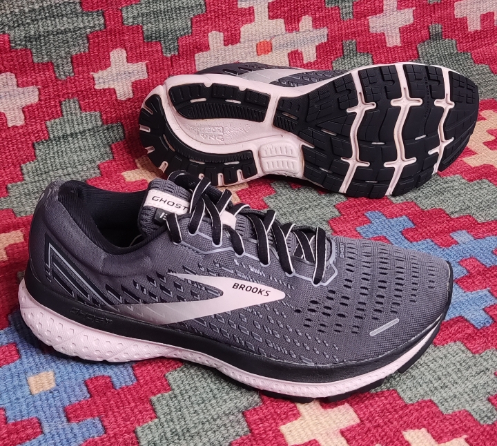 کفش رانینگ BROOKS