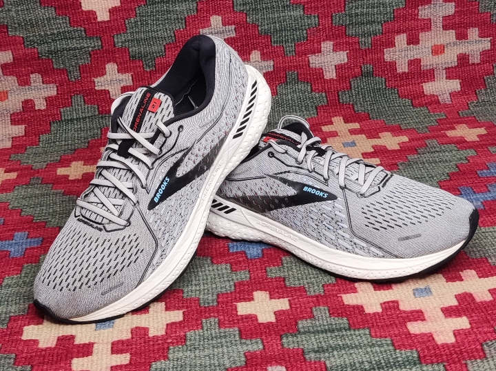 کفش رانینگ BROOKS