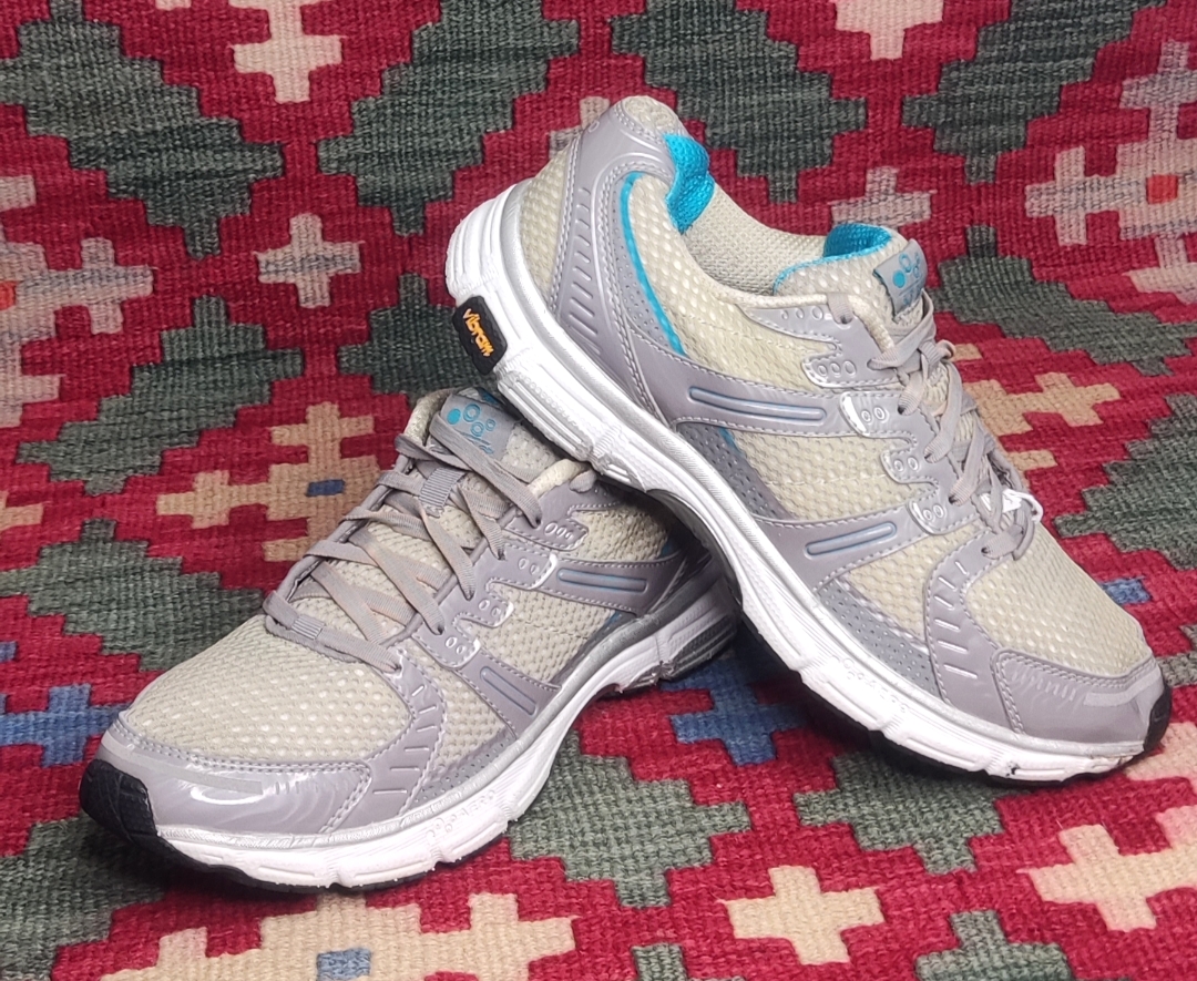 کتونی ورزشی برند REVOLVE