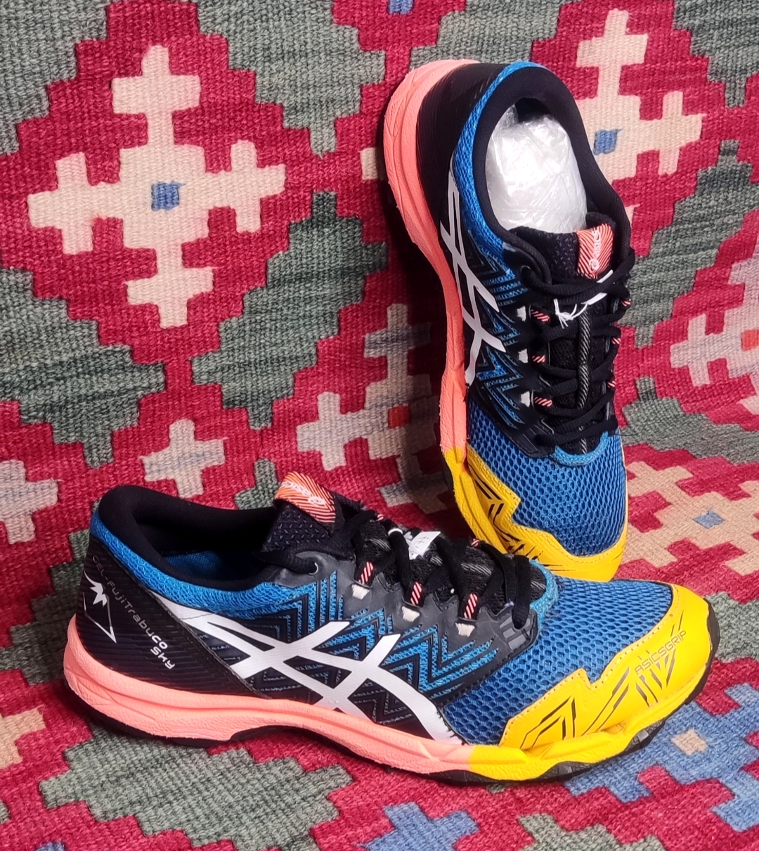 کتونی ورزشی ASICS