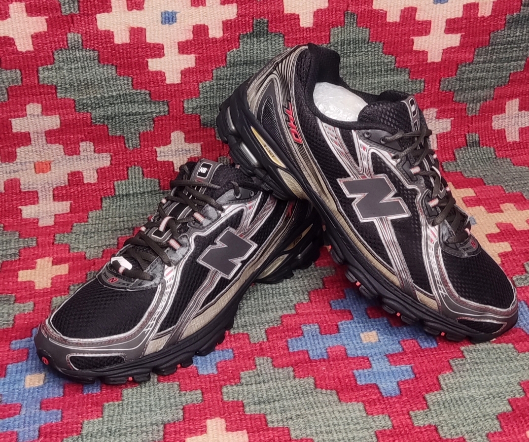 کتونی NEW balance