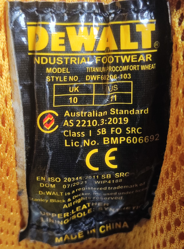 کفش ایمنی DEWALT