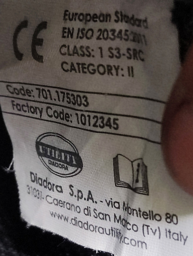 کفش ایمنی DIADORA