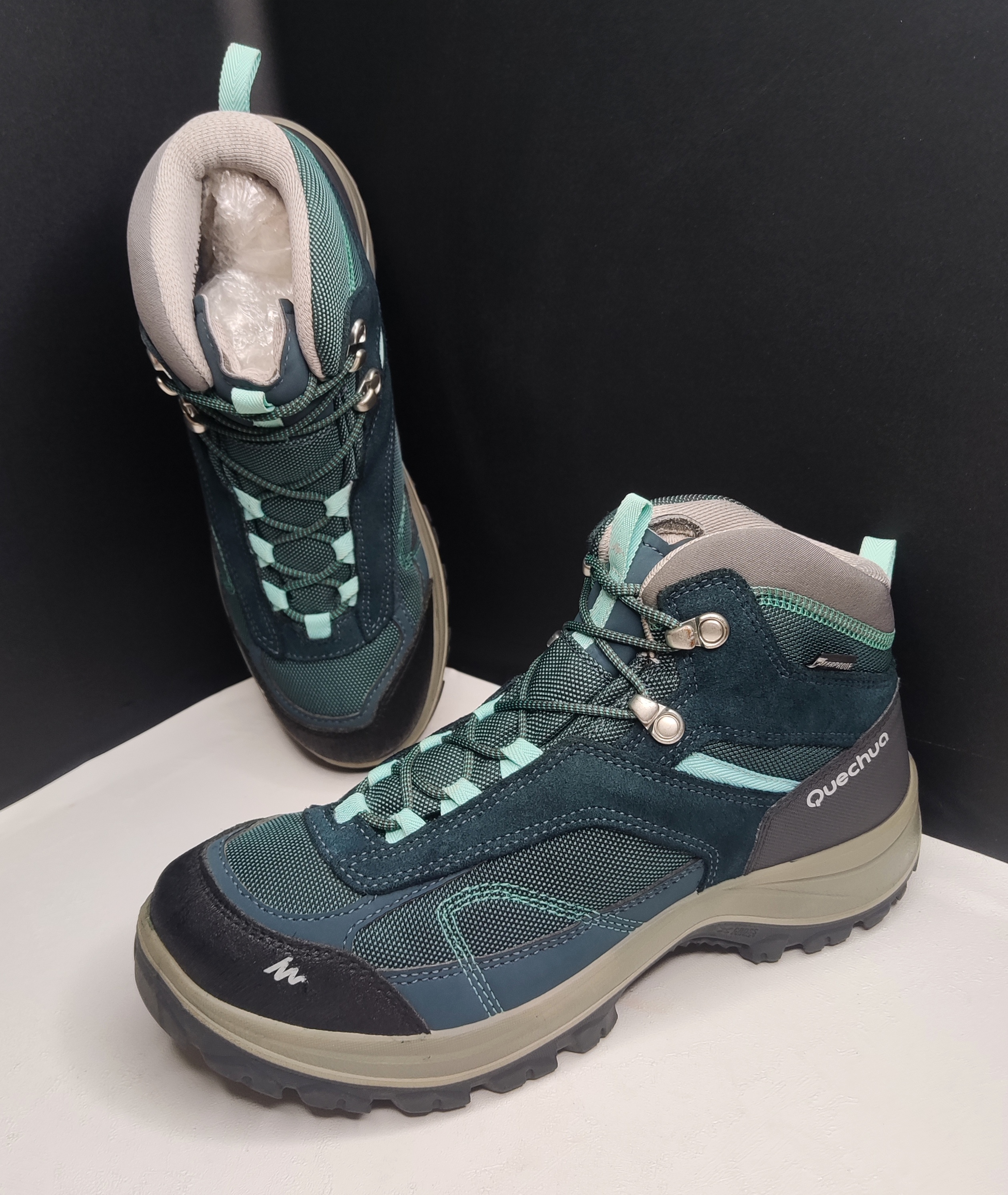 کفش کوهنوردی برند Quechua