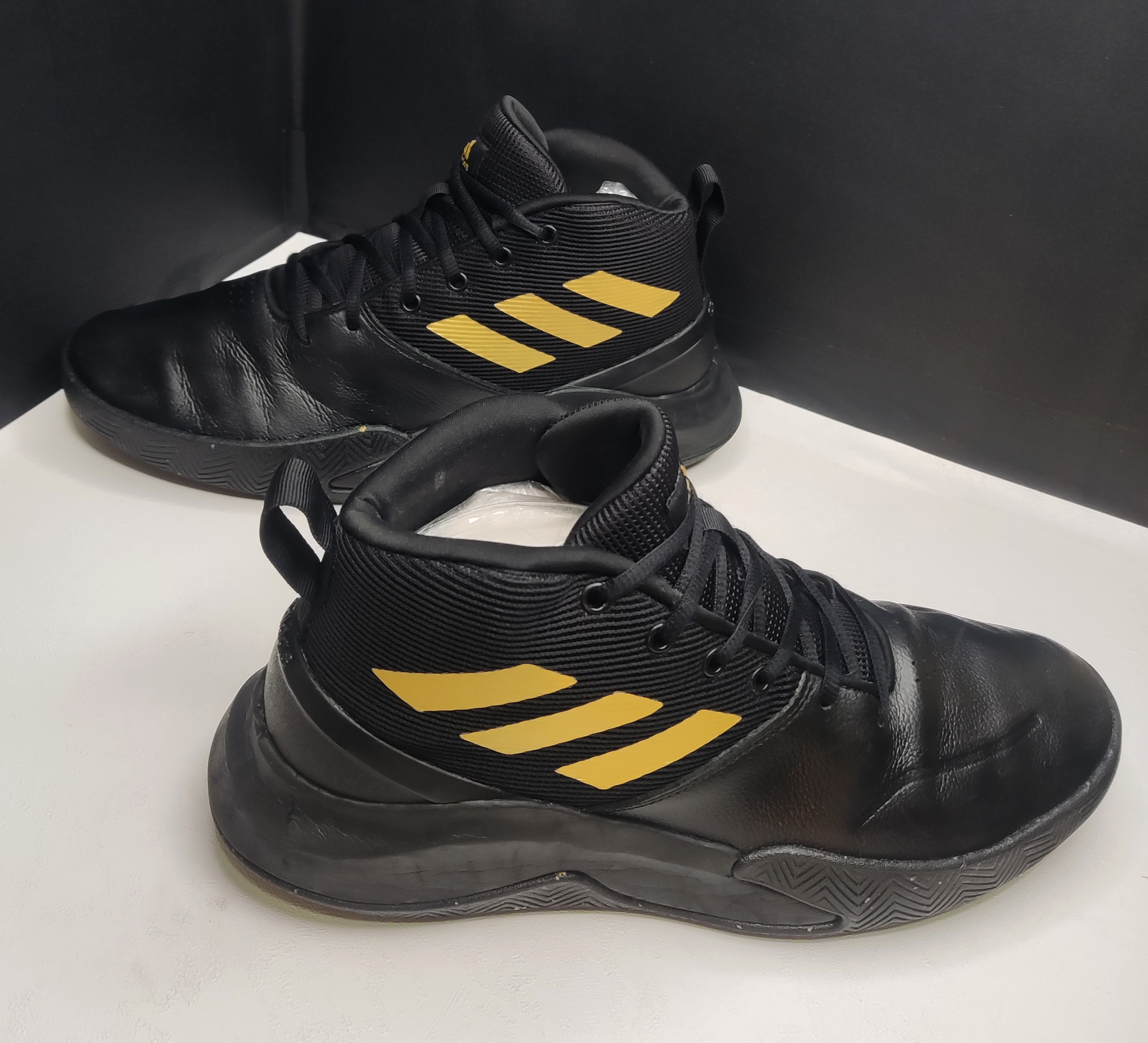 کتونی Adidas