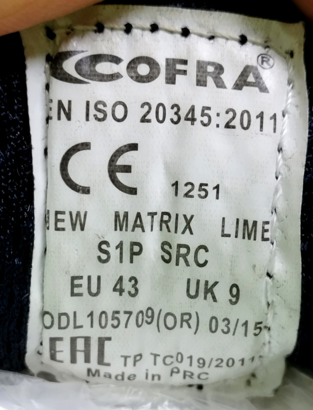 کفش ایمنی COFRA